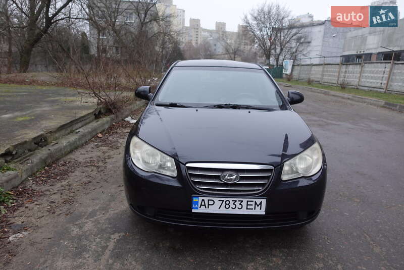 Седан Hyundai Elantra 2008 в Киеве