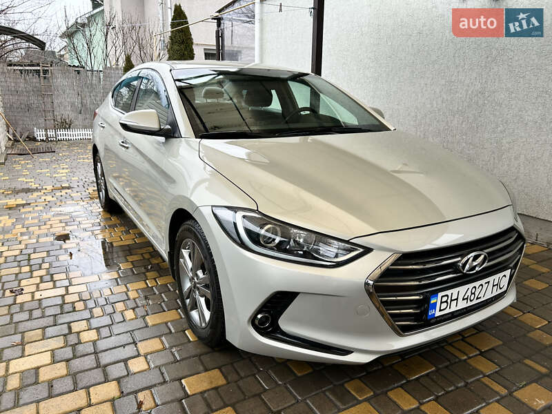 Седан Hyundai Elantra 2016 в Одессе