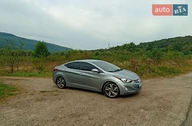 Седан Hyundai Elantra 2015 в Киеве