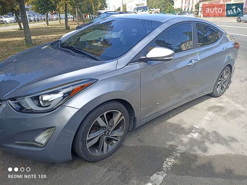Седан Hyundai Elantra 2015 в Киеве
