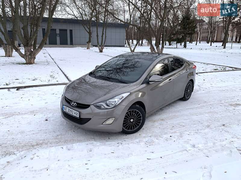 Седан Hyundai Elantra 2013 в Кривом Роге