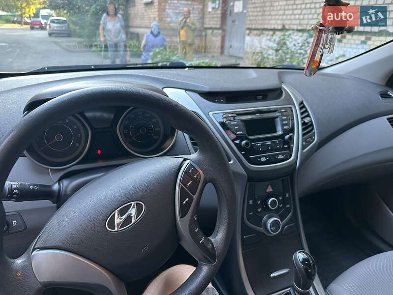 Седан Hyundai Elantra 2014 в Киеве фото 5 Седан Hyundai Elantra 2014 в Киеве
