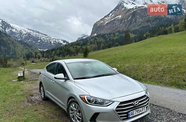 Седан Hyundai Elantra 2017 в Дніпрі