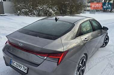 Седан Hyundai Elantra 2023 в Львові