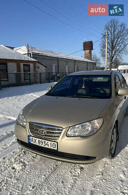 Седан Hyundai Elantra 2010 в Краснограді