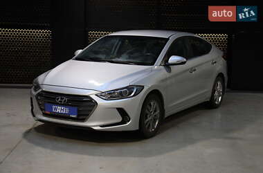 Седан Hyundai Elantra 2016 в Луцьку