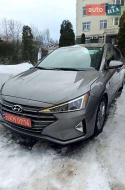 Седан Hyundai Elantra 2020 в Киеве
