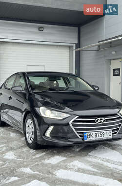 Седан Hyundai Elantra 2018 в Киеве