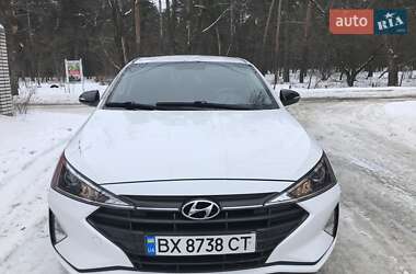 Седан Hyundai Elantra 2019 в Киеве