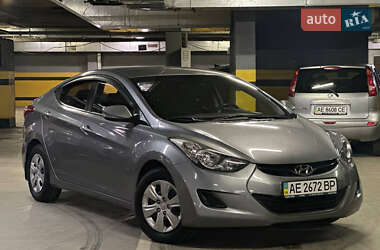 Седан Hyundai Elantra 2012 в Днепре