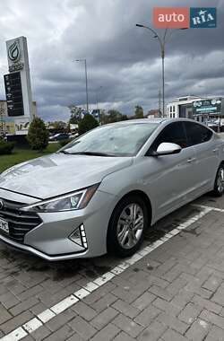 Седан Hyundai Elantra 2019 в Івано-Франківську