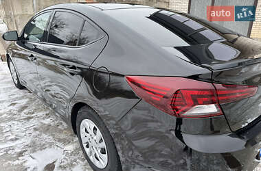 Седан Hyundai Elantra 2019 в Краснокутске