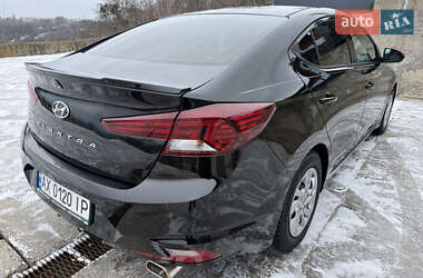 Седан Hyundai Elantra 2019 в Краснокутске