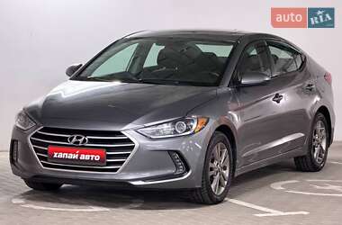 Седан Hyundai Elantra 2018 в Киеве