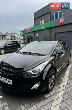 Седан Hyundai Elantra 2011 в Черновцах