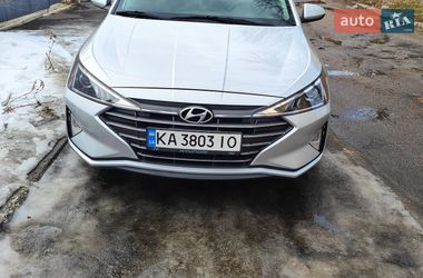 Седан Hyundai Elantra 2019 в Киеве