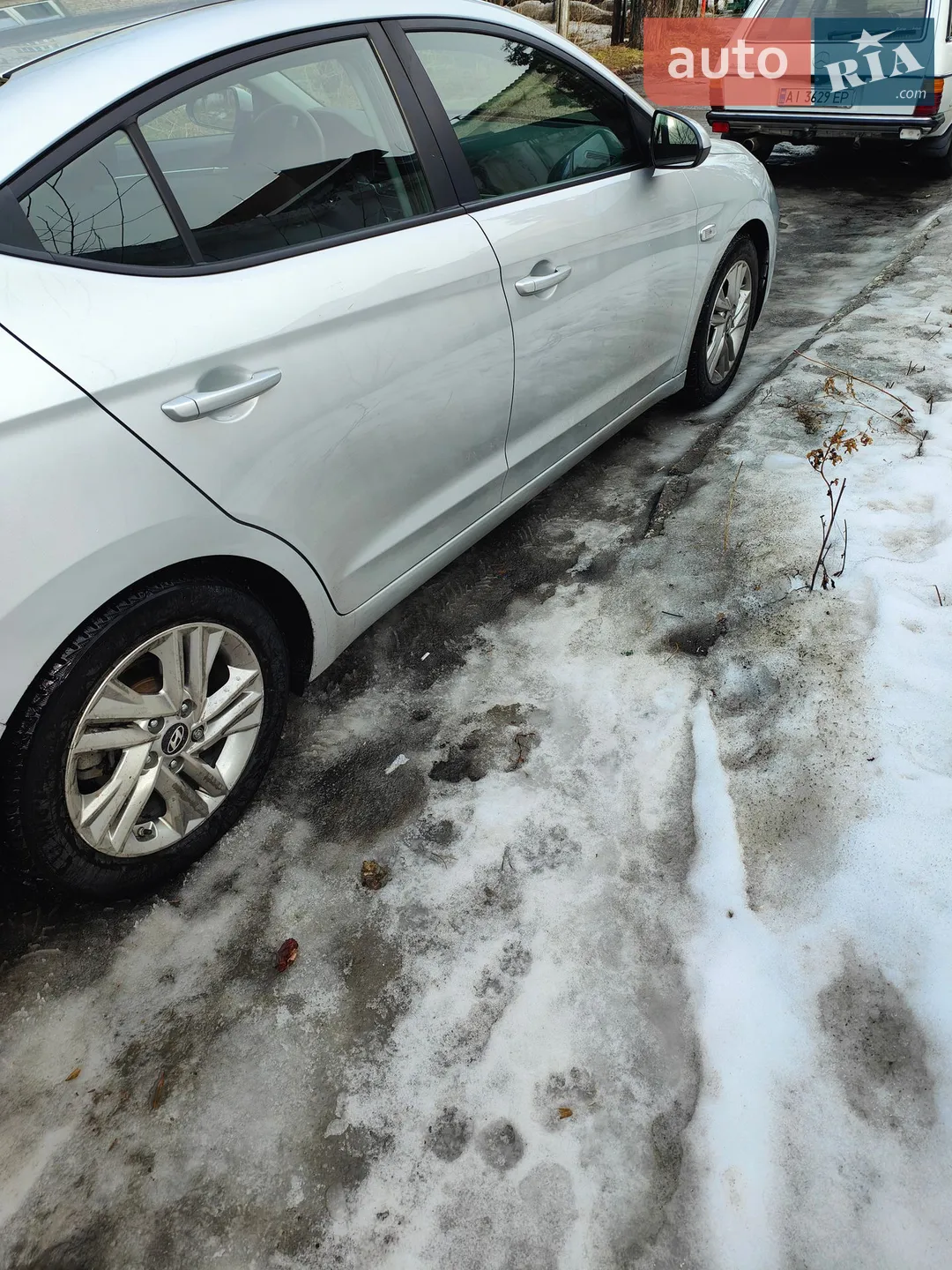 2019 Hyundai Elantra - мініатюра 3