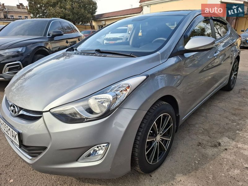 Hyundai Elantra 2013