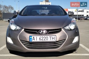 Седан Hyundai Elantra 2012 в Киеве