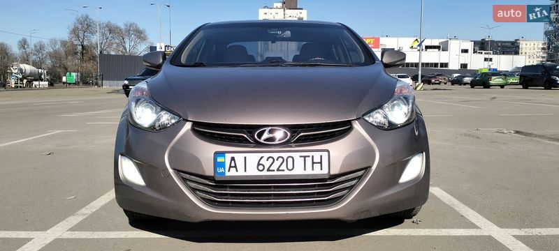 Седан Hyundai Elantra 2012 в Киеве
