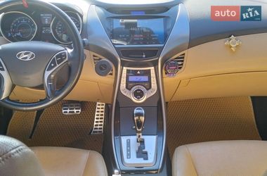 Седан Hyundai Elantra 2012 в Киеве