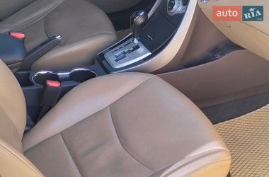Седан Hyundai Elantra 2012 в Киеве