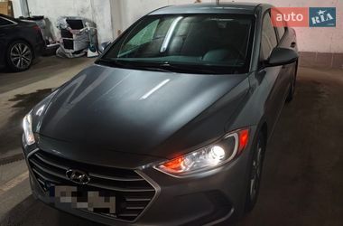 Седан Hyundai Elantra 2016 в Києві