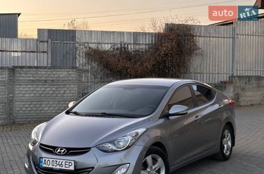 Седан Hyundai Elantra 2012 в Мукачево