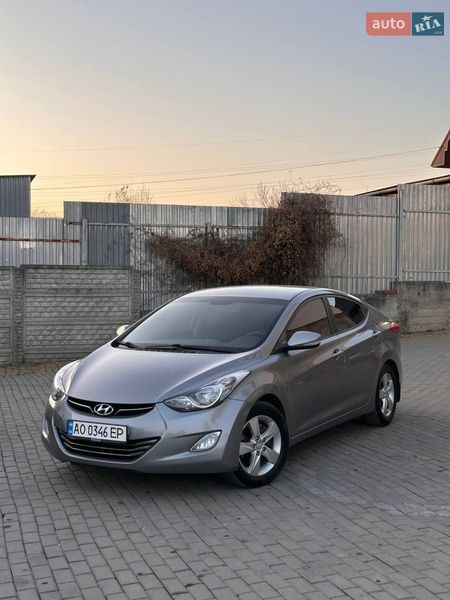 Hyundai Elantra 2012