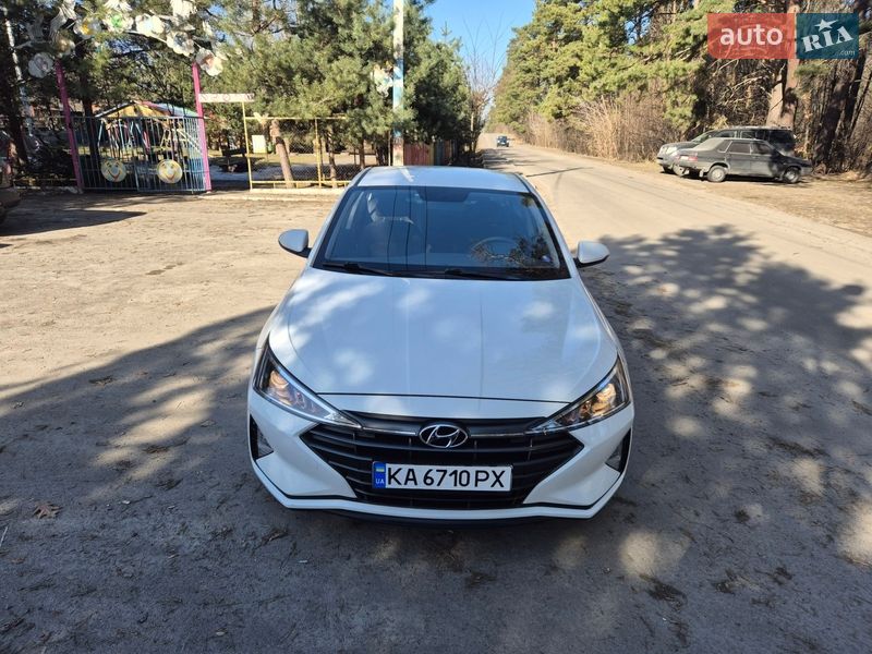 Седан Hyundai Elantra 2020 в Киеве