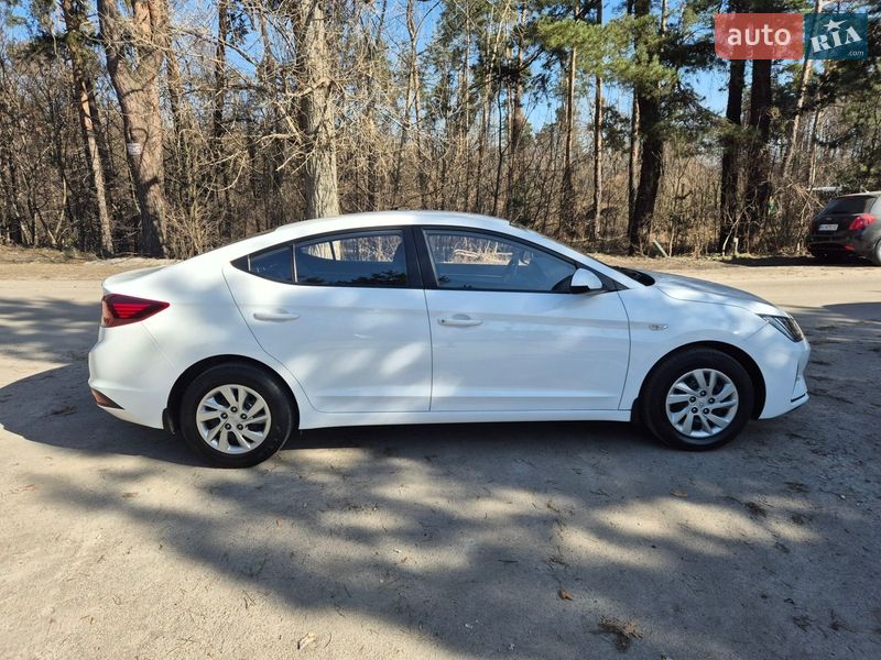 Седан Hyundai Elantra 2020 в Киеве