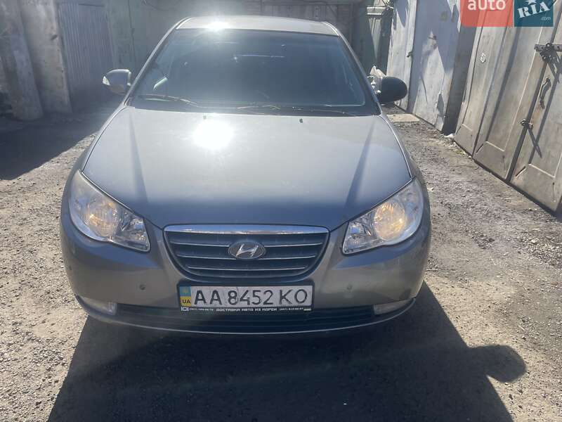 Hyundai Elantra 2011