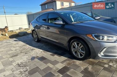 Седан Hyundai Elantra 2016 в Києві