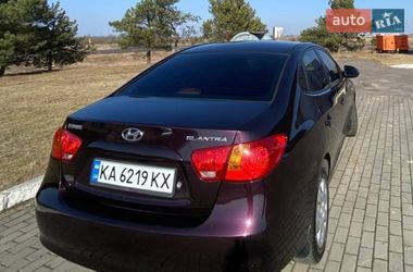 Седан Hyundai Elantra 2008 в Сарнах
