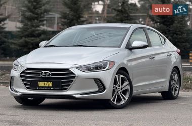 Седан Hyundai Elantra 2016 в Киеве