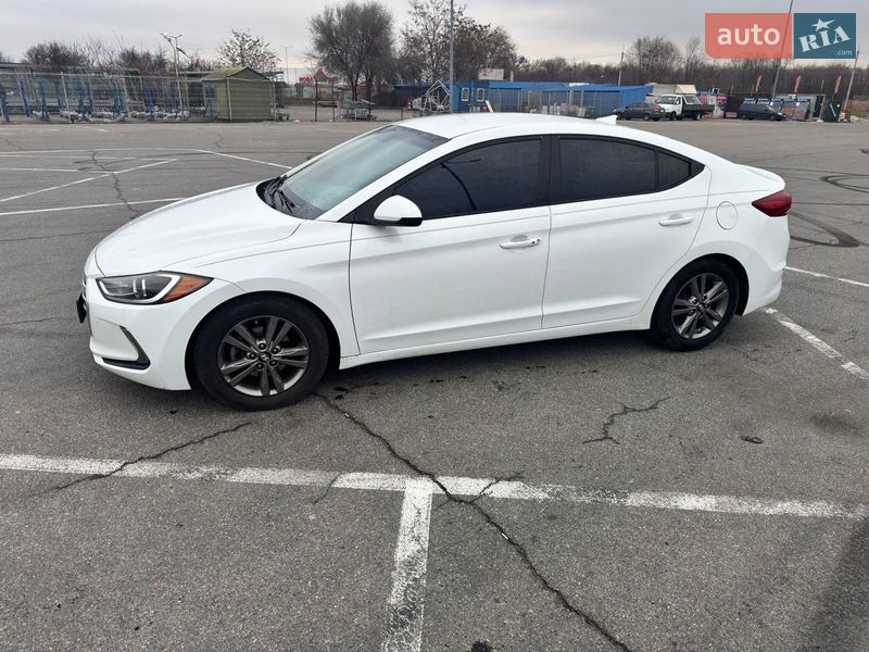 Hyundai Elantra 2016