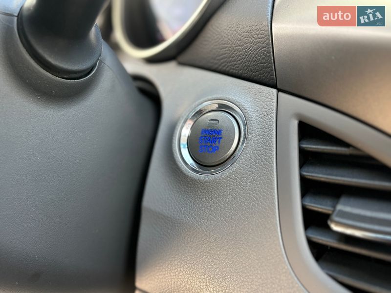Седан Hyundai Elantra 2012 в Киеве
