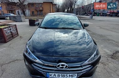 Седан Hyundai Elantra 2018 в Киеве