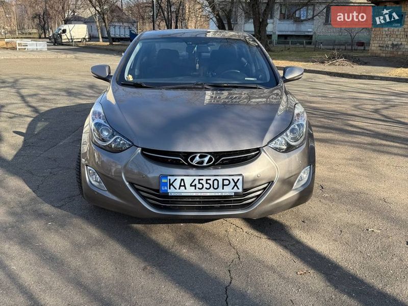 Hyundai Elantra 2012