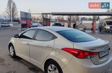 Седан Hyundai Elantra 2012 в Киеве