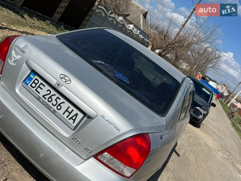 Hyundai Elantra 2001