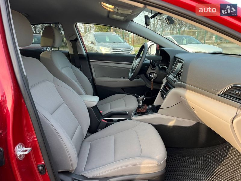 Седан Hyundai Elantra 2018 в Стрые