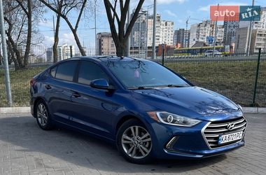 Седан Hyundai Elantra 2018 в Киеве
