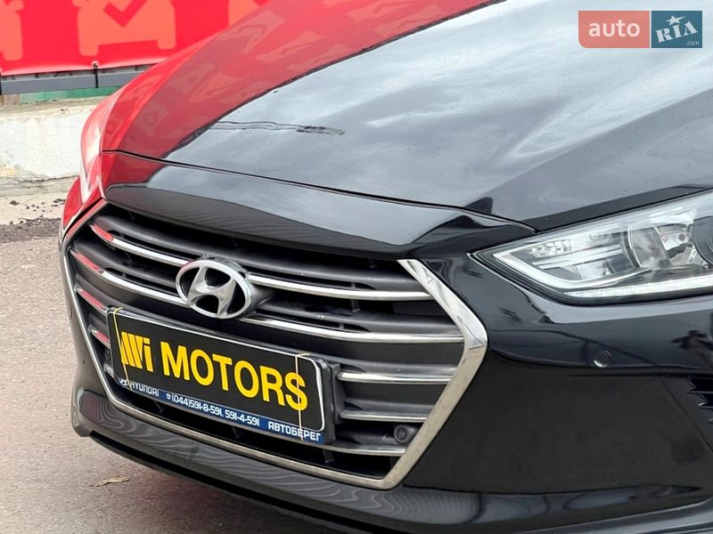 Седан Hyundai Elantra 2016 в Киеве