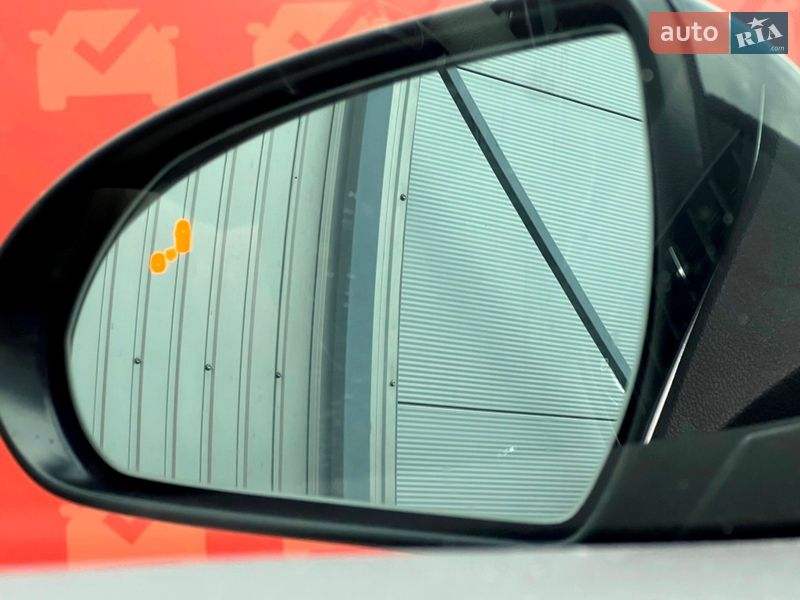 Седан Hyundai Elantra 2016 в Киеве