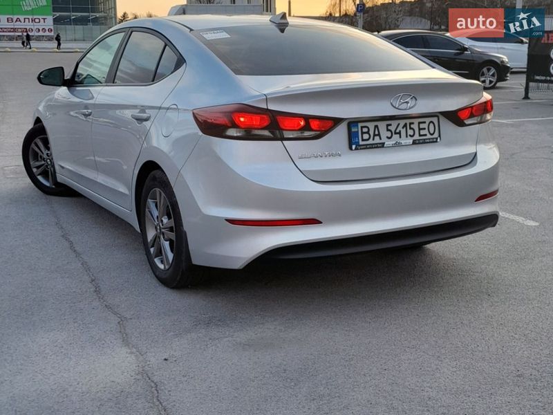 Hyundai Elantra 2016