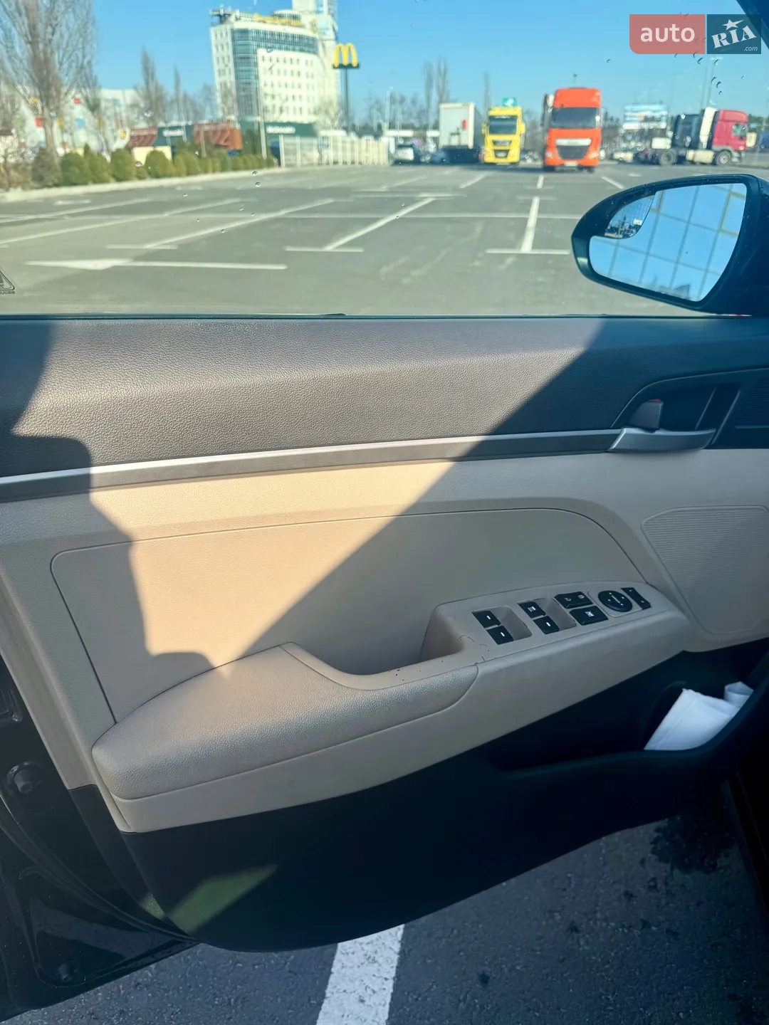 2017 Hyundai Elantra - мініатюра 15