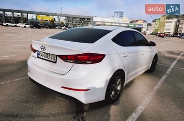 Седан Hyundai Elantra 2017 в Киеве