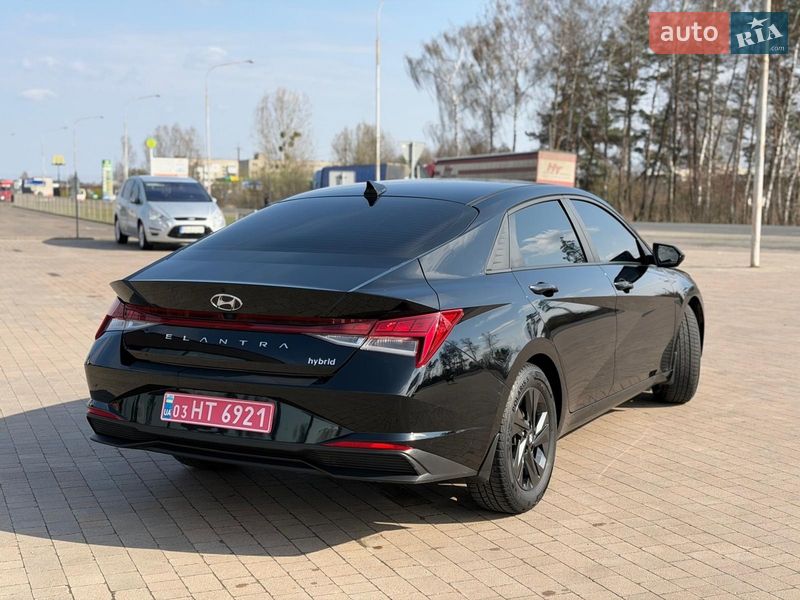 Седан Hyundai Elantra 2022 в Луцке