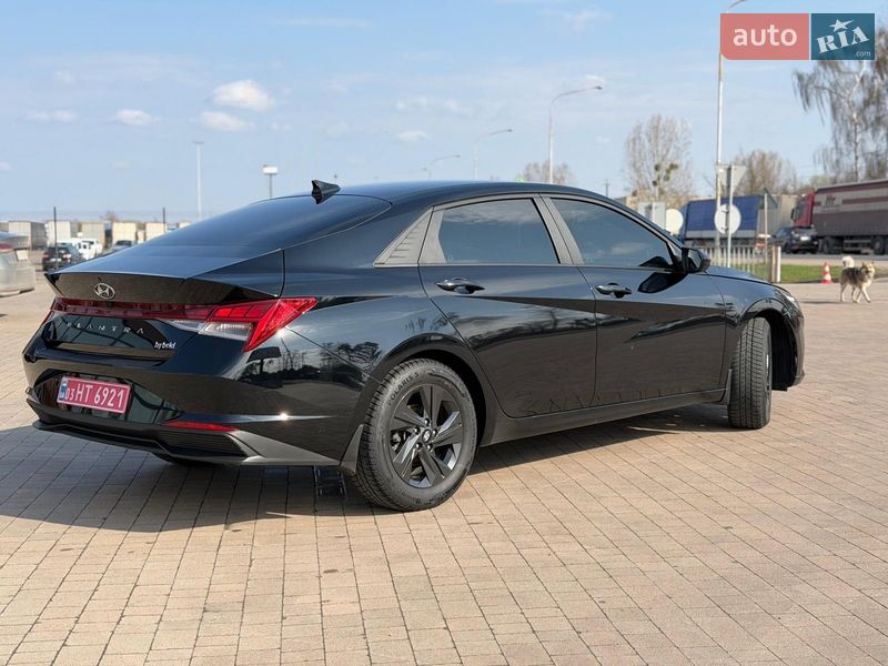 Седан Hyundai Elantra 2022 в Луцке